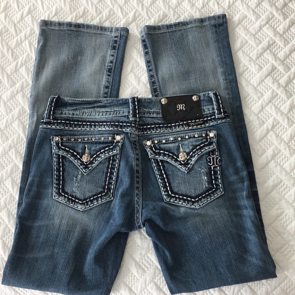 Miss Me distressed boot cute jeans 👖